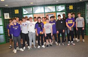  Volunteers from De La Salle standing together